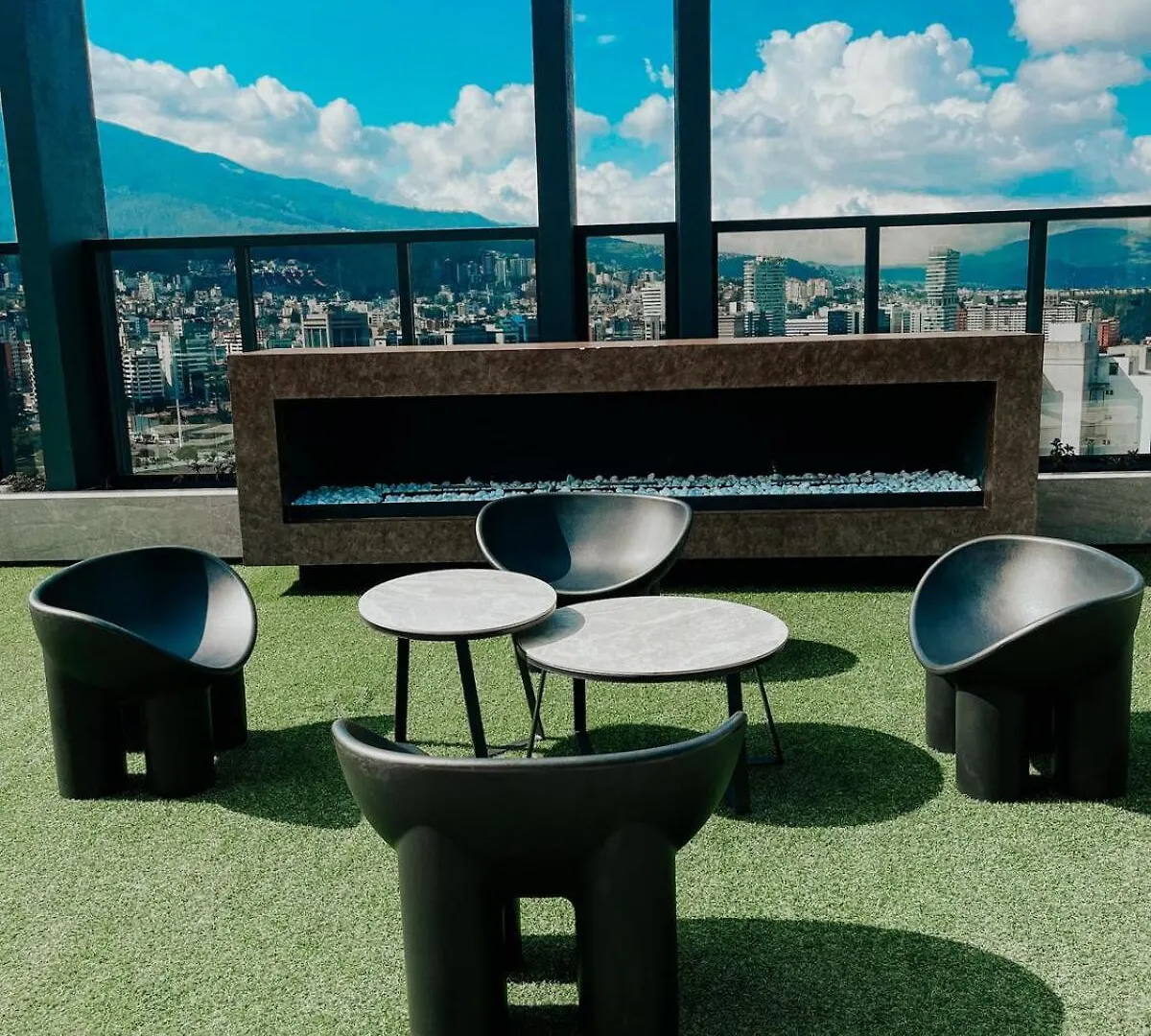 Quito Skyview Suite 0*,